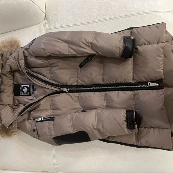 Down jacket with real fur - Picture 6 of 8
